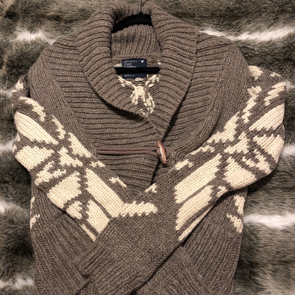 American Eagle sweater